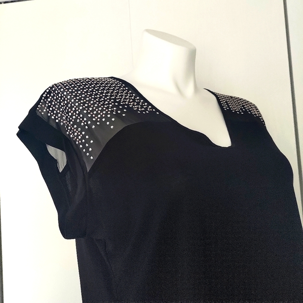 Rhinestone Detail V Neck Short Sleeve Top sz XL